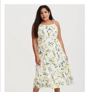 Torrid WHITE LEMON SMOCKED MIDI DRESS size 6